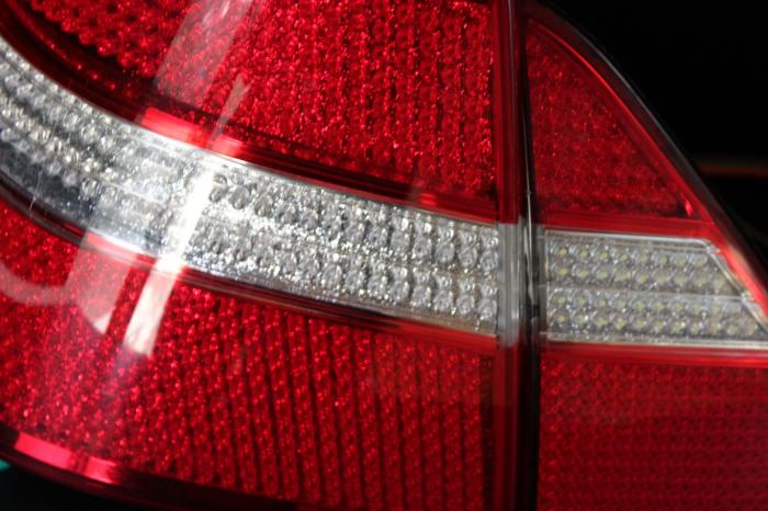 30セルシオ後期 フルLEDテールカスタム【加工例】 | カスタムショップ